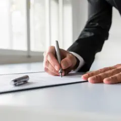 Ile kosztuje przepisanie spadku u notariusza? Sprawdź ukryte opłaty