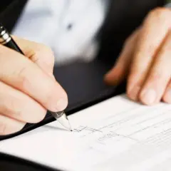 Ile kosztuje notarialne poświadczenie podpisu? Sprawdź ceny i szczegóły