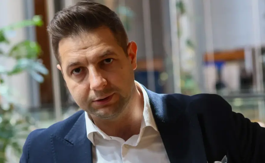 Patryk Jaki oświadczenie majątkowe: kontrowersje i niejasności w dokumentach