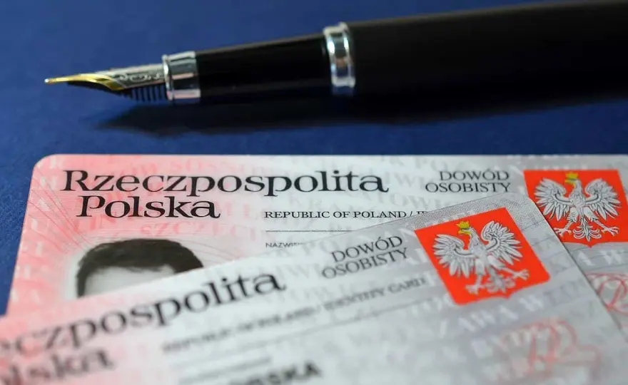 Uszkodzony dowód osobisty - Kiedy jest nieważny? Poradnik